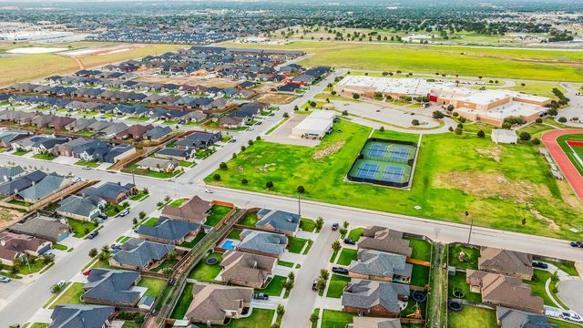 12204 Knoxville Avenue, Lubbock, TX 79423