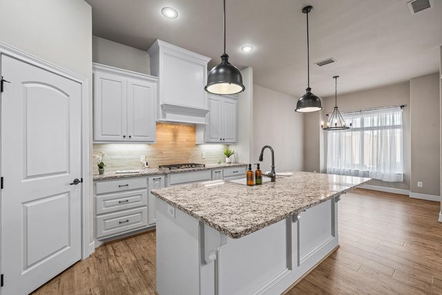 12204 Knoxville Avenue, Lubbock, TX 79423