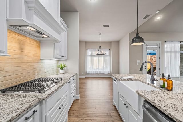 12204 Knoxville Avenue, Lubbock, TX 79423