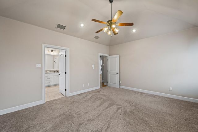 12204 Knoxville Avenue, Lubbock, TX 79423