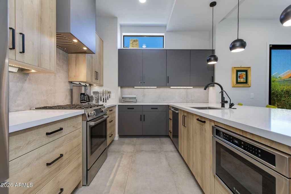 377 E WINDSOR Avenue 1, Phoenix, AZ 85004 — photo 4