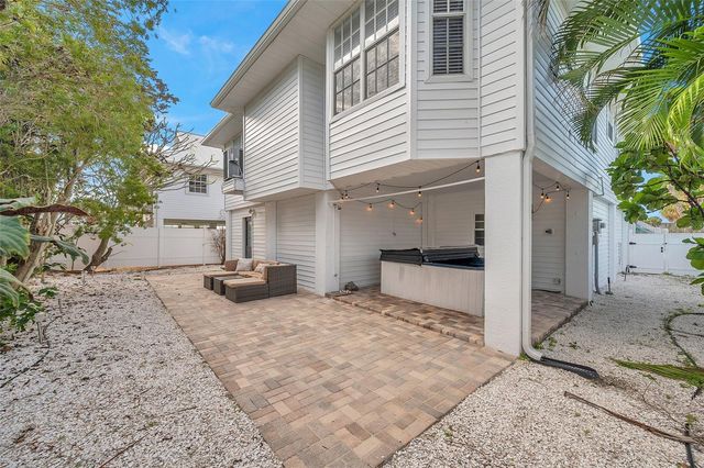 7615 COQUINA WAY, St Pete Beach, FL 33706