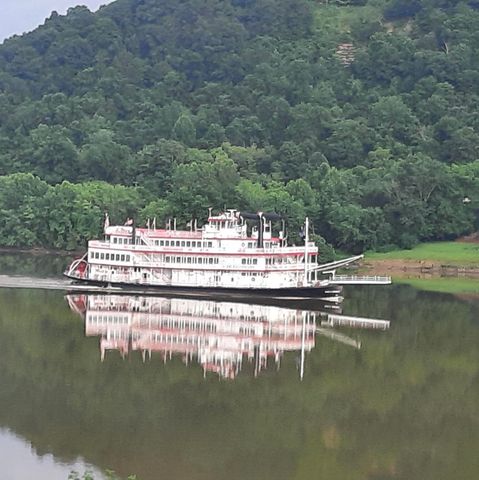 12 River Road, Vanceburg, KY 41179