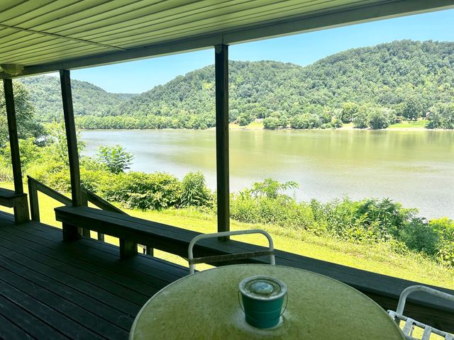 12 River Road, Vanceburg, KY 41179