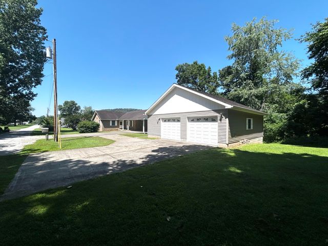 12 River Road, Vanceburg, KY 41179