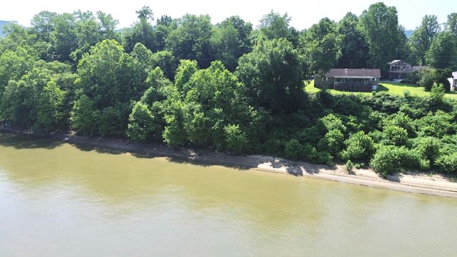 12 River Road, Vanceburg, KY 41179