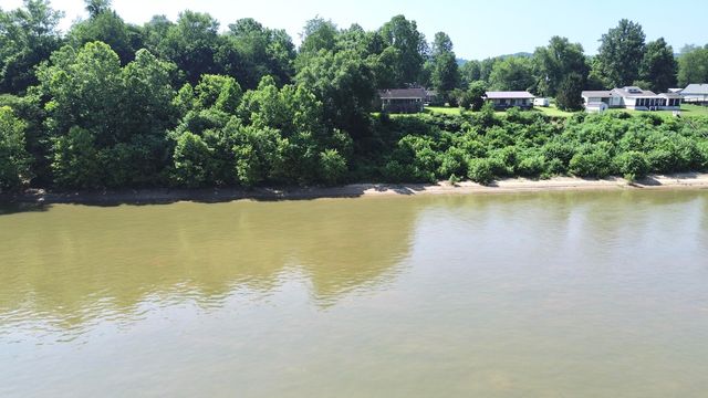 12 River Road, Vanceburg, KY 41179