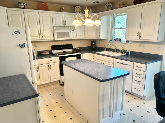 12 River Road, Vanceburg, KY 41179