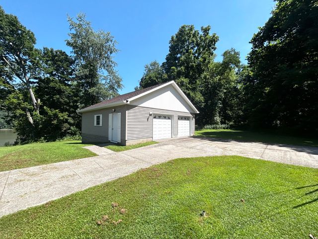 12 River Road, Vanceburg, KY 41179