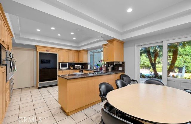 19825 Santa Rita Street, Woodland Hills (los Angeles), CA 91364