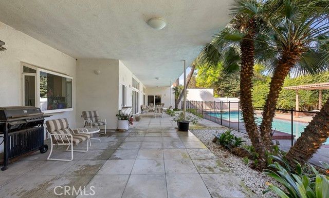 19825 Santa Rita Street, Woodland Hills (los Angeles), CA 91364