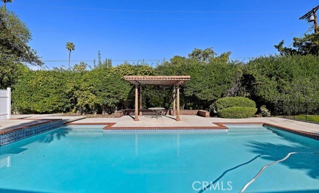 19825 Santa Rita Street, Woodland Hills (los Angeles), CA 91364