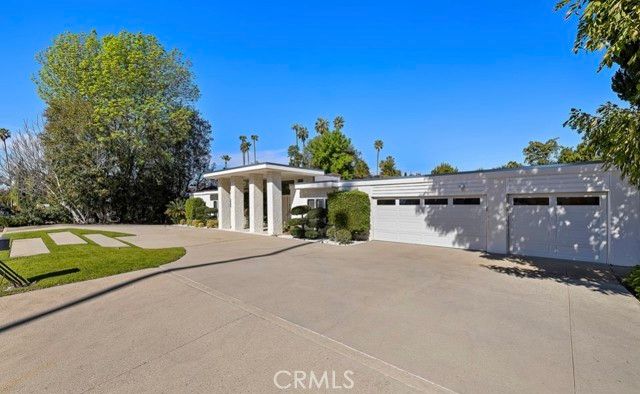 19825 Santa Rita Street, Woodland Hills (los Angeles), CA 91364