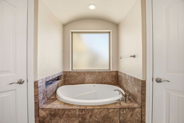 9135 Parkview Circle, Tolar, TX 76476