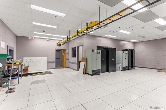 22015 Outer Drive, Dearborn, MI 48124