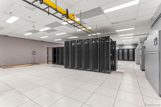 22015 Outer Drive, Dearborn, MI 48124