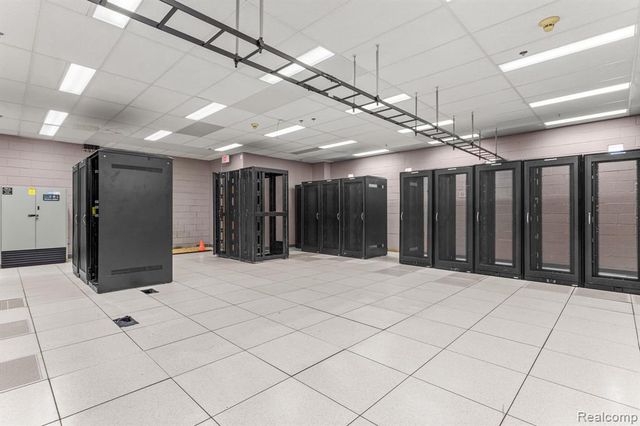 22015 Outer Drive, Dearborn, MI 48124