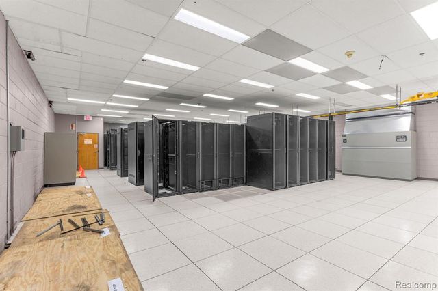 22015 Outer Drive, Dearborn, MI 48124