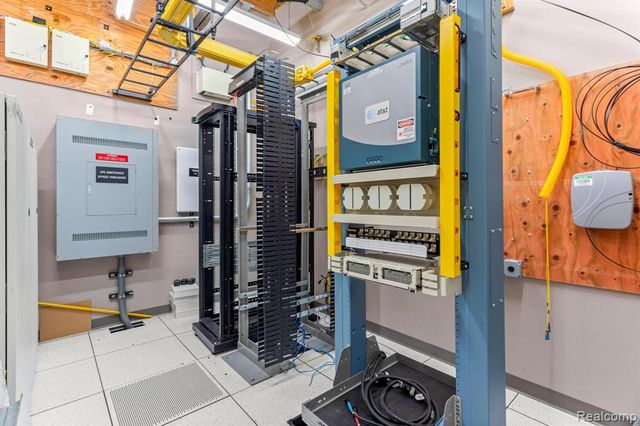 22015 Outer Drive, Dearborn, MI 48124