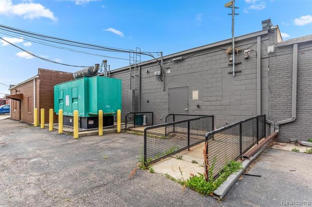 22015 Outer Drive, Dearborn, MI 48124