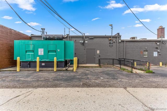 22015 Outer Drive, Dearborn, MI 48124