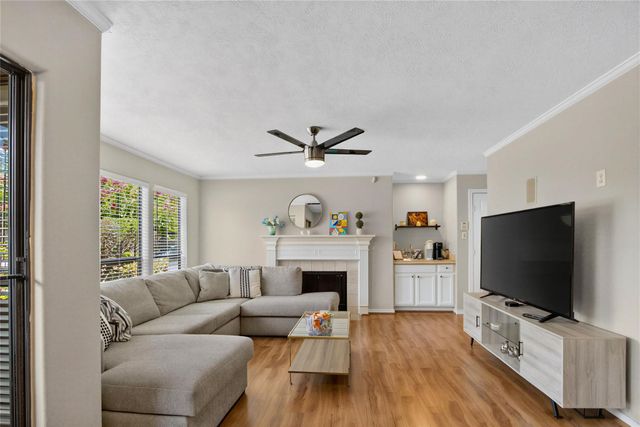 8020 Braesmain Drive 1705, Houston, TX 77025