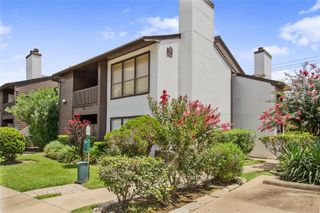8020 Braesmain Drive 1705, Houston, TX 77025