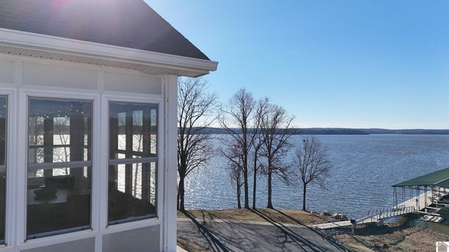 560 Moon Bay Dr. Unit 6, Kuttawa, KY 42055