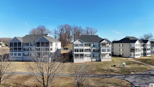560 Moon Bay Dr. Unit 6, Kuttawa, KY 42055
