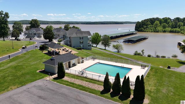560 Moon Bay Dr. Unit 6, Kuttawa, KY 42055