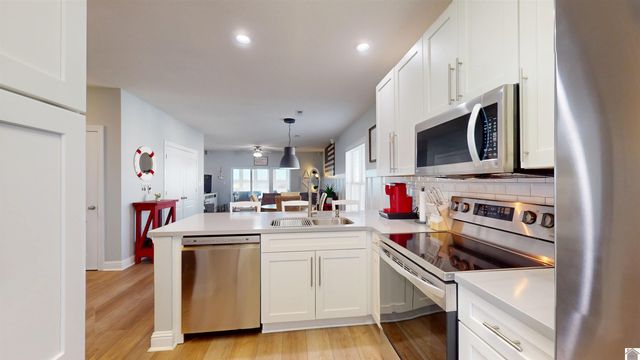 560 Moon Bay Dr. Unit 6, Kuttawa, KY 42055