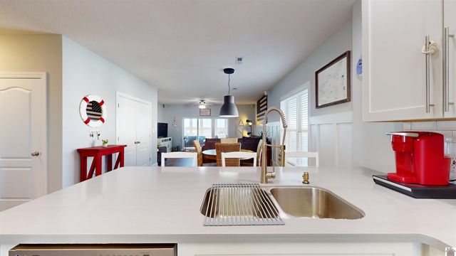 560 Moon Bay Dr. Unit 6, Kuttawa, KY 42055