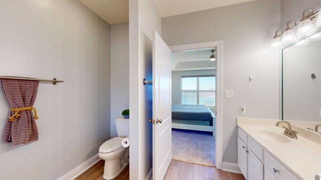 560 Moon Bay Dr. Unit 6, Kuttawa, KY 42055