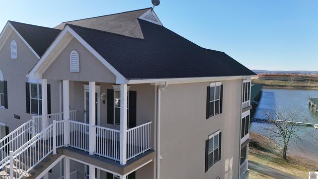 560 Moon Bay Dr. Unit 6, Kuttawa, KY 42055