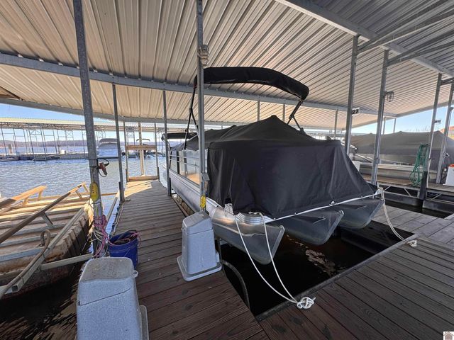 560 Moon Bay Dr. Unit 6, Kuttawa, KY 42055