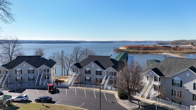 560 Moon Bay Dr. Unit 6, Kuttawa, KY 42055