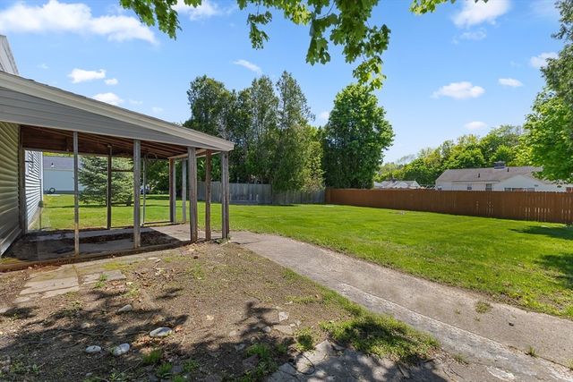 42 Woodway Drive, Shrewsbury, MA 01545