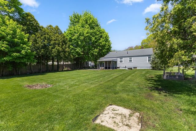 42 Woodway Drive, Shrewsbury, MA 01545