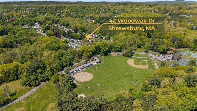 42 Woodway Drive, Shrewsbury, MA 01545