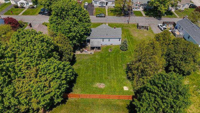 42 Woodway Drive, Shrewsbury, MA 01545