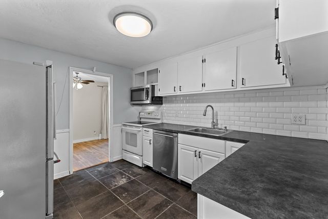 42 Woodway Drive, Shrewsbury, MA 01545