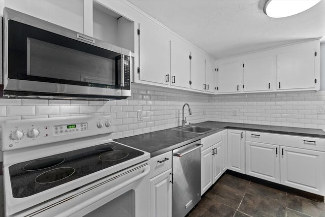 42 Woodway Drive, Shrewsbury, MA 01545