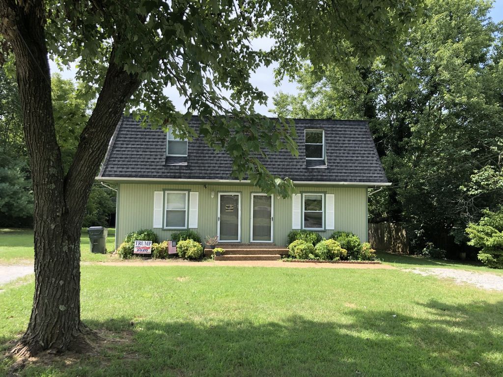 1140 E Main St, Gallatin, TN 37066
