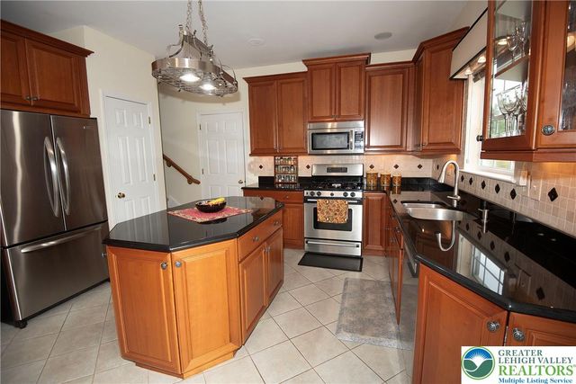 7068 Periwinkle Drive, Macungie Boro, PA 18062