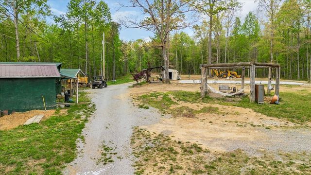 195 Roddy Springs Rd, Tracy City, TN 37387