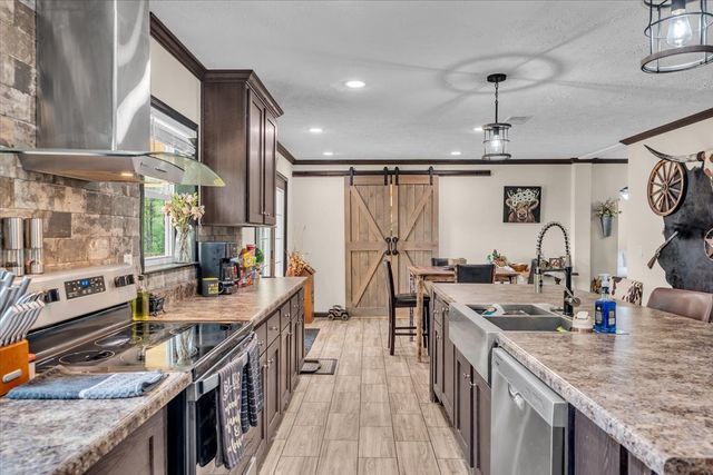 195 Roddy Springs Rd, Tracy City, TN 37387