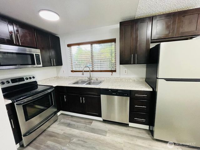 10603 - 10605 10th Avenue Ct S, Tacoma, WA 98444