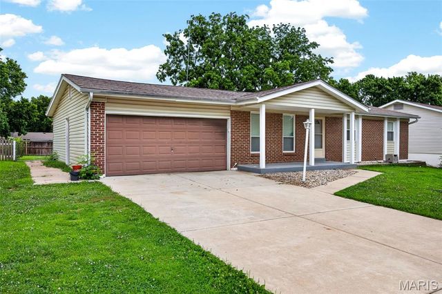 620 Lime Rock Drive, St Charles, MO 63304