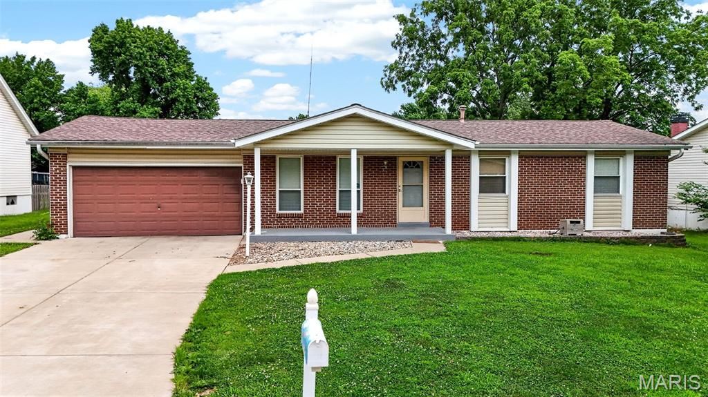 620 Lime Rock Drive, St Charles, MO 63304