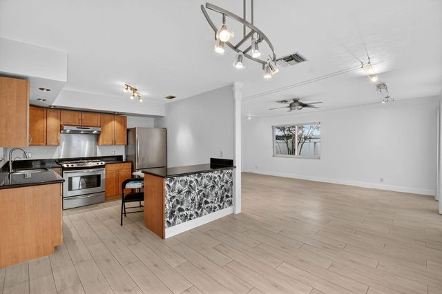 1606 NE 15th Avenue 1606, Fort Lauderdale, FL 33305